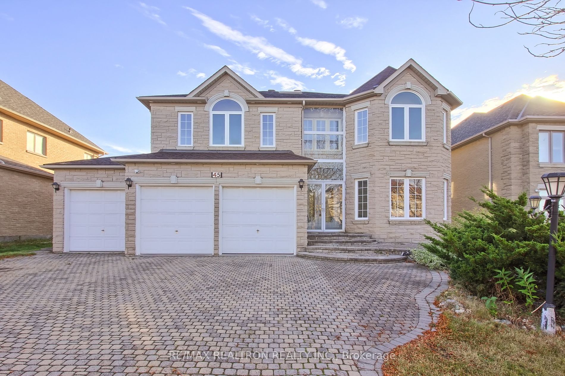 45 Frybrook Cres Property Photo 1