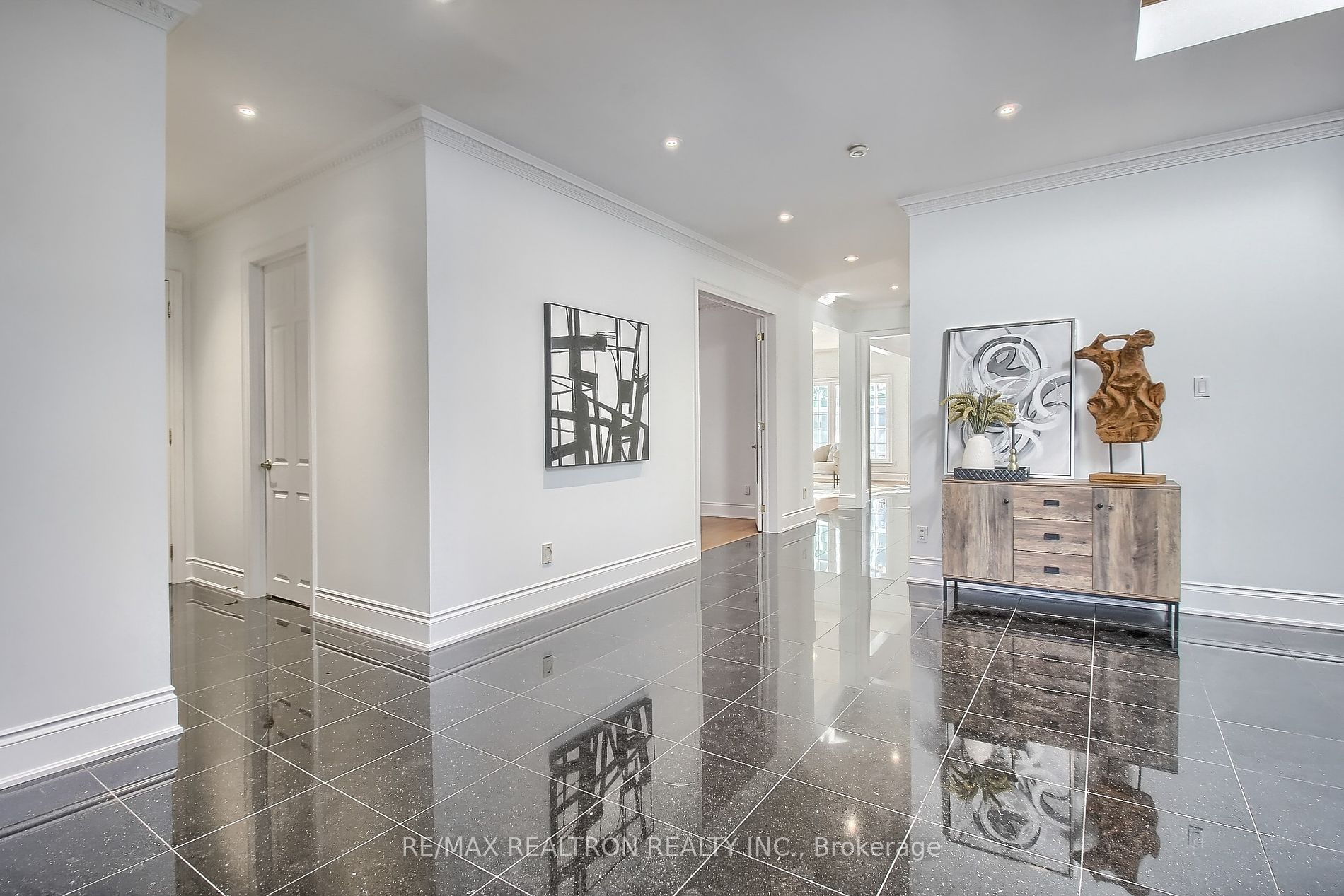 45 Frybrook Cres Property Photo 3