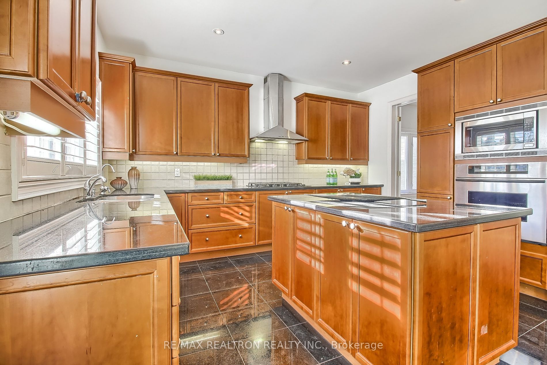 45 Frybrook Cres Property Photo 7