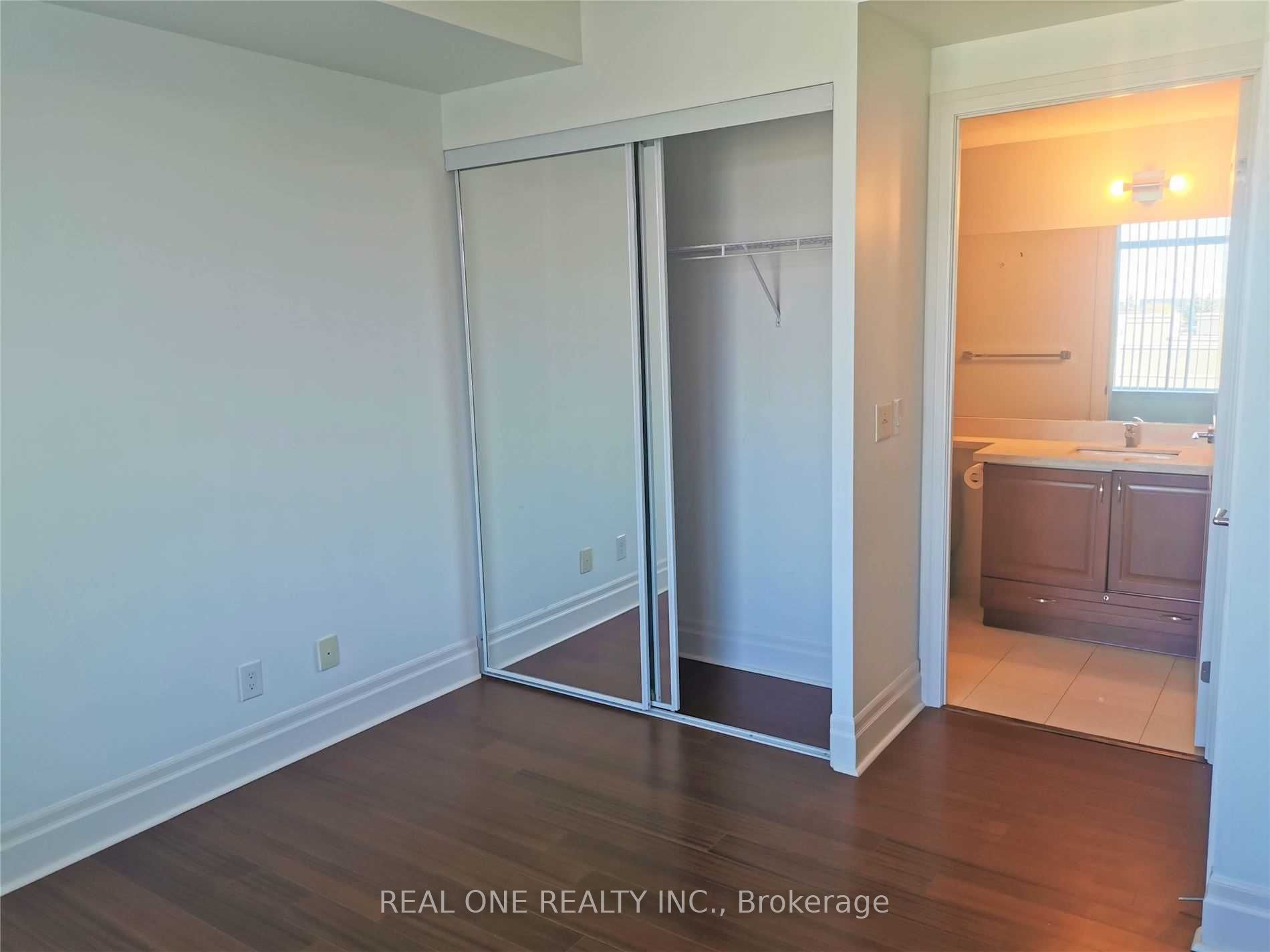 151 Upper Duke Cres 502 Property Photo 5