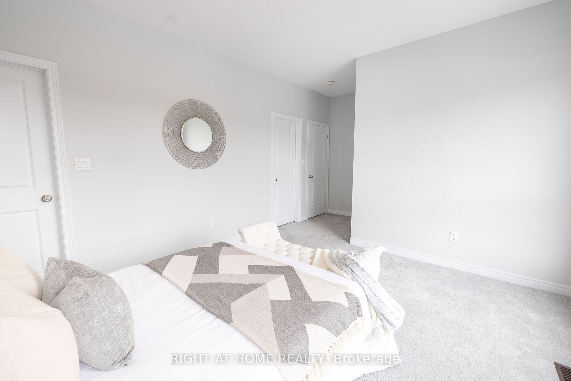 92 Woodhaven Ave Property Photo 28