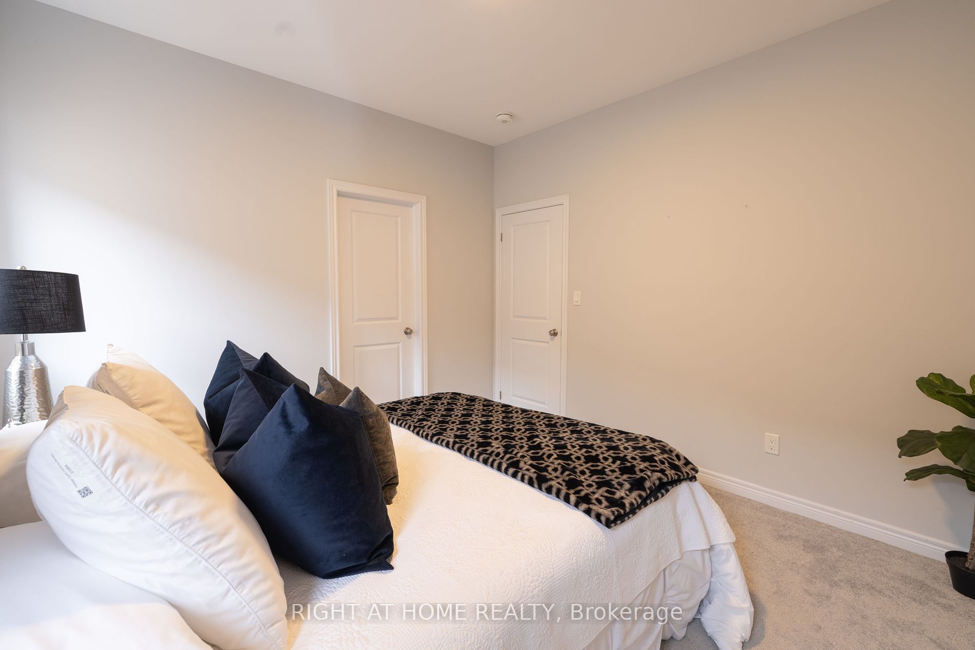 92 Woodhaven Ave Property Photo 30