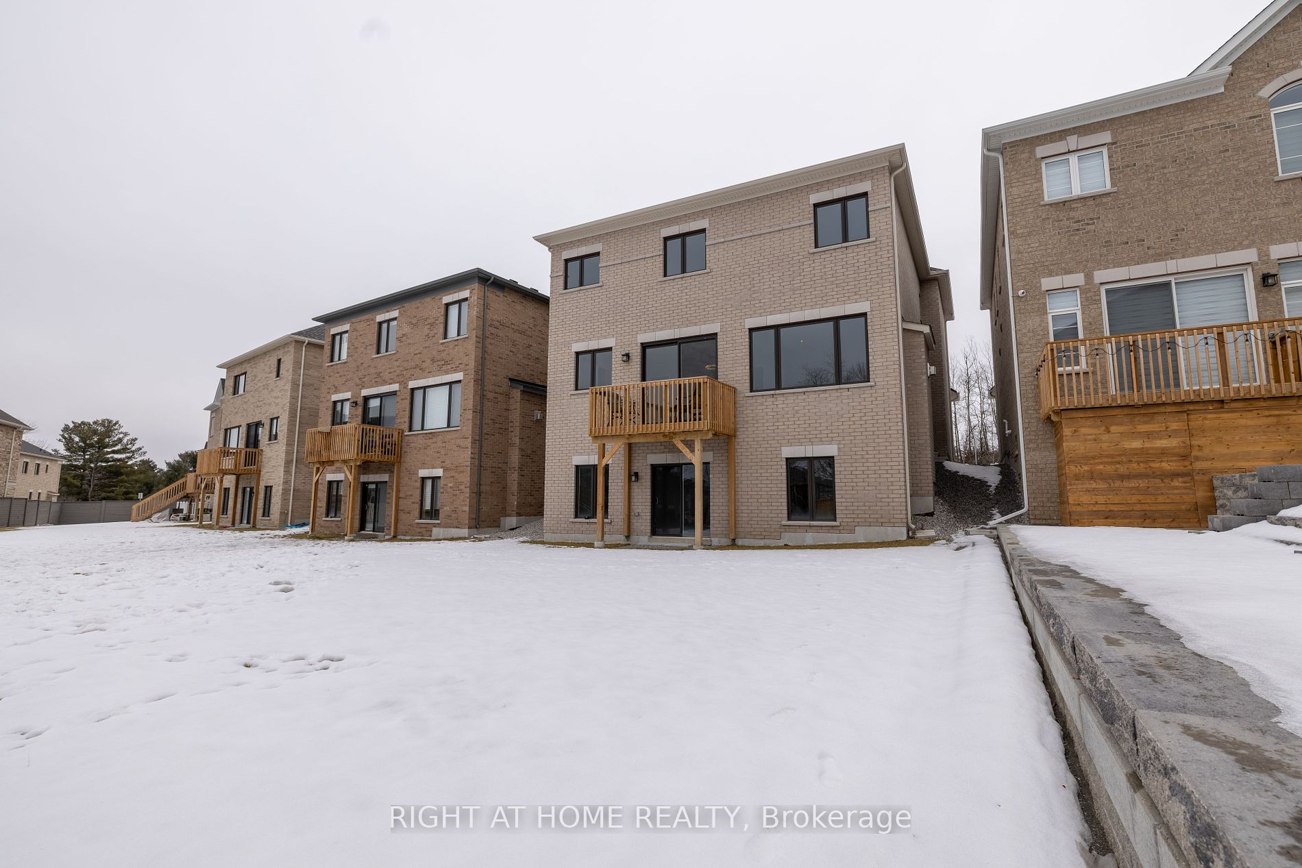 92 Woodhaven Ave Property Photo 38