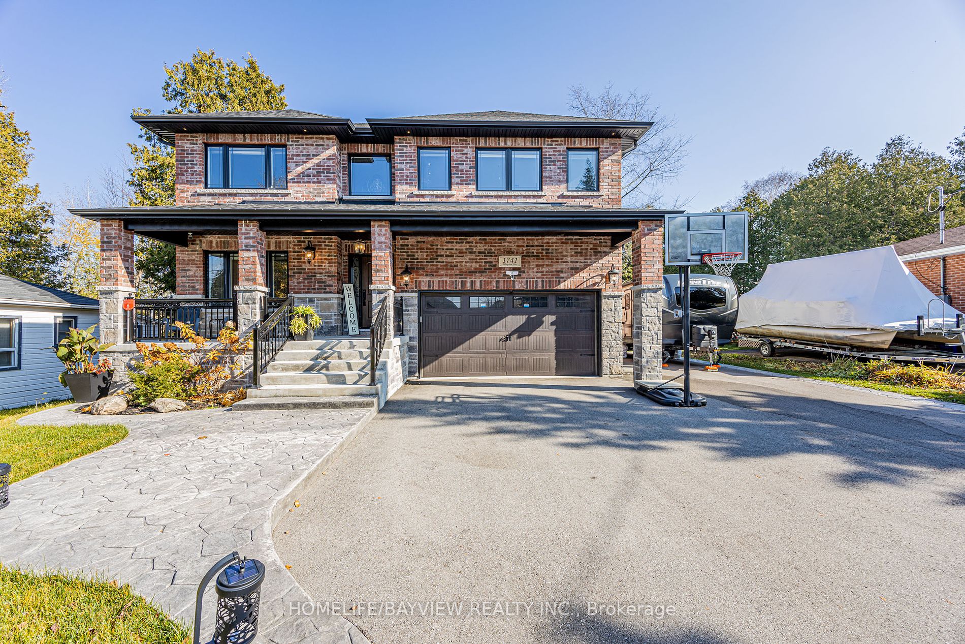 1741 Wingrove Ave E Property Photo 1