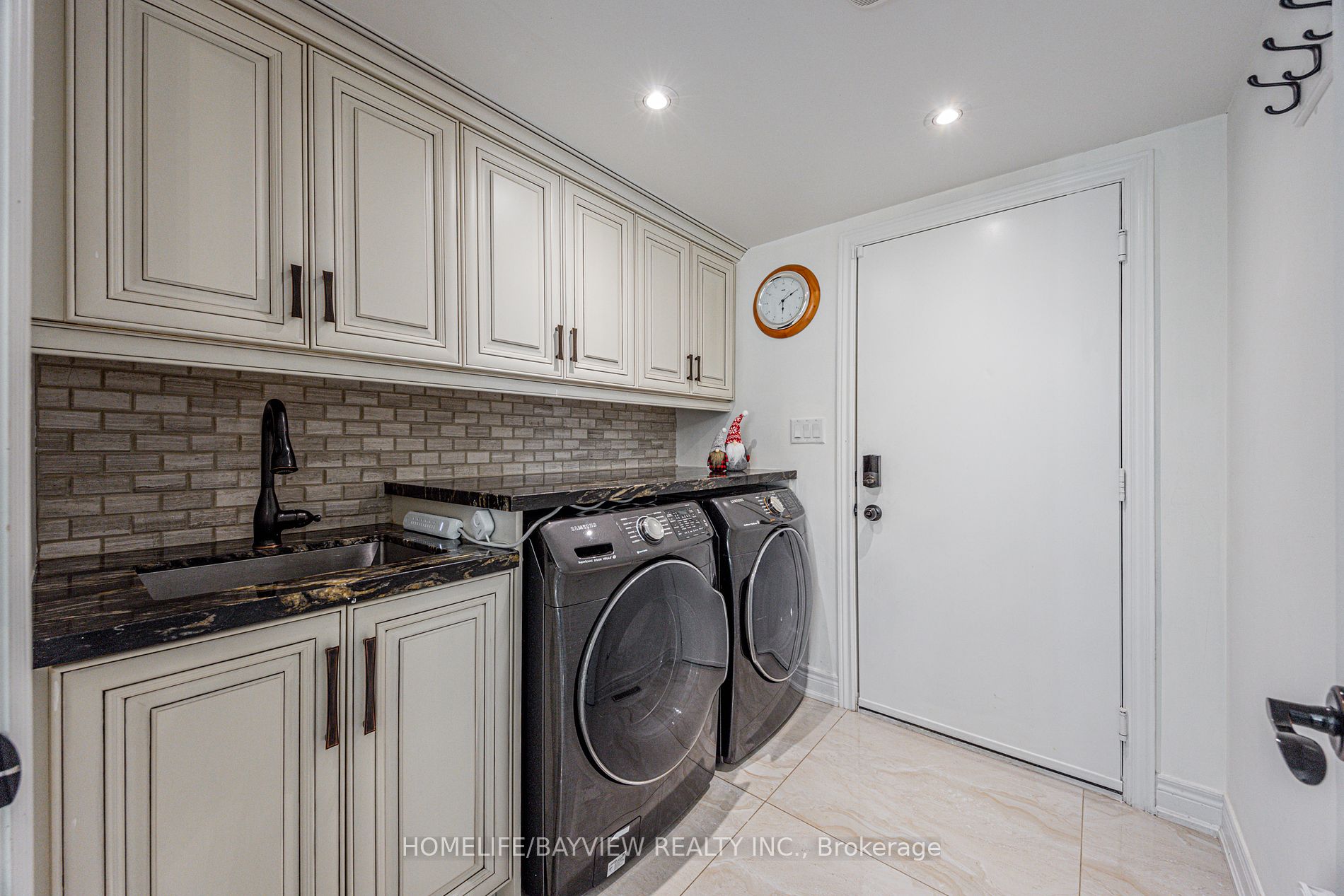 1741 Wingrove Ave E Property Photo 7