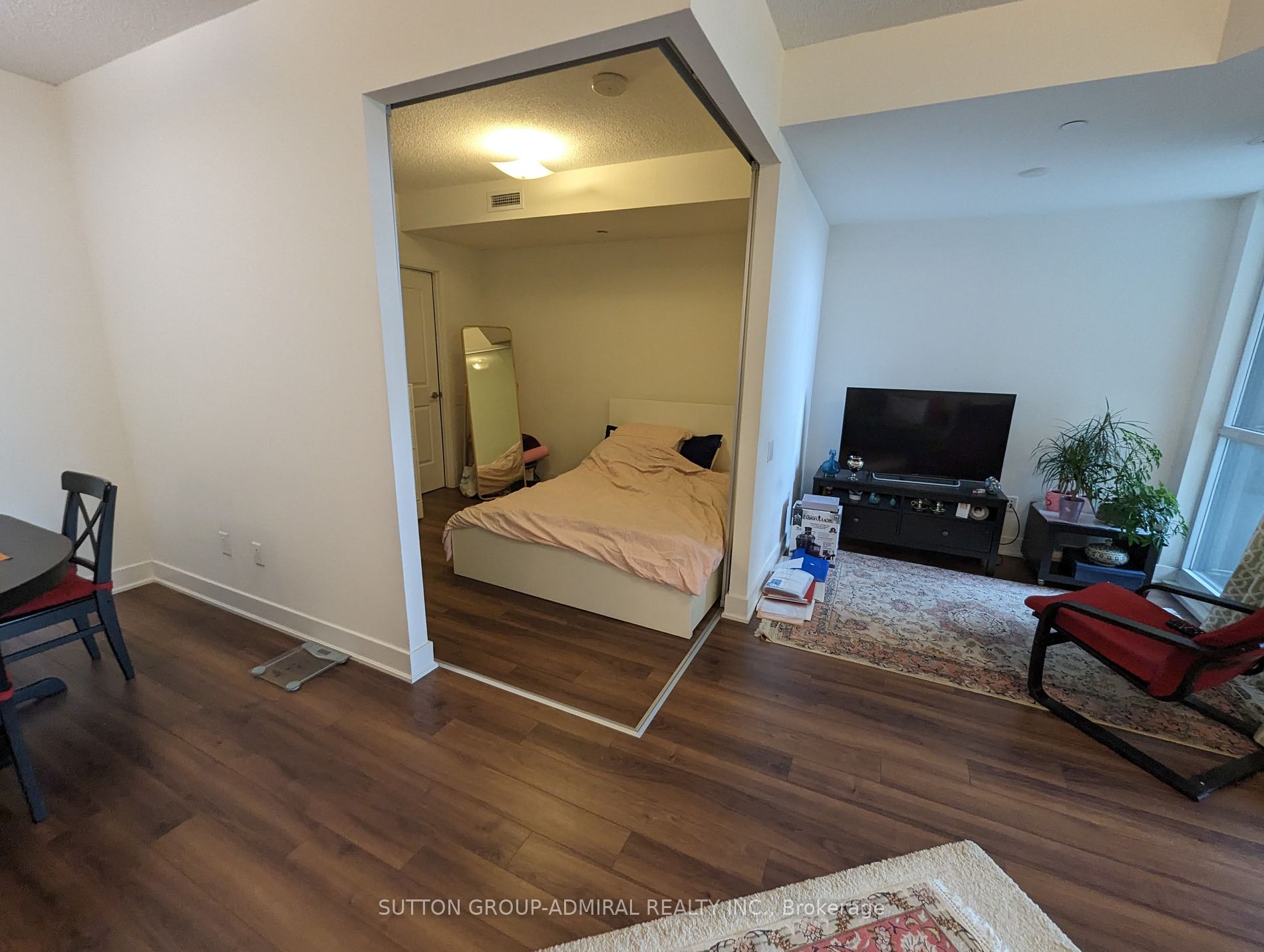 7608 Yonge St 05 Property Photo 6