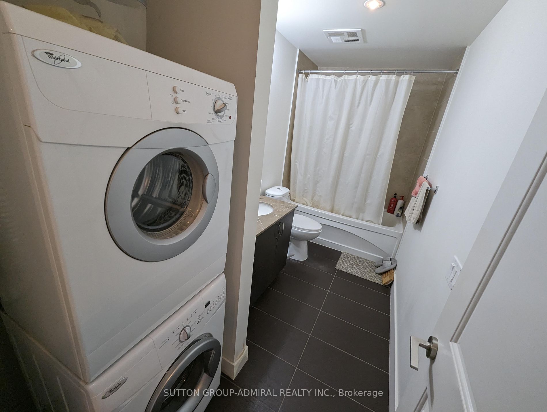 7608 Yonge St 05 Property Photo 8