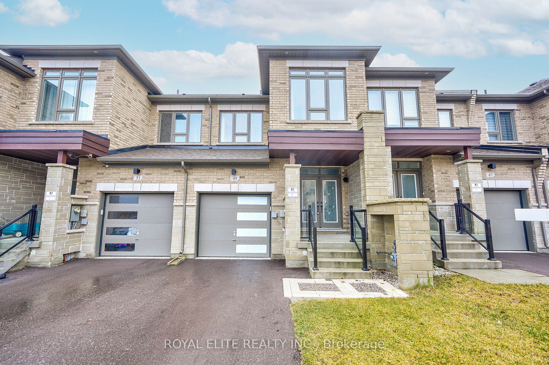 49 Bawden Dr Property Photo 1