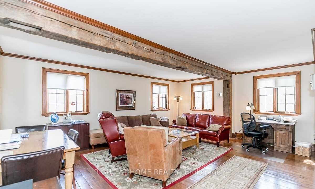 18642 Leslie St Property Photo 4