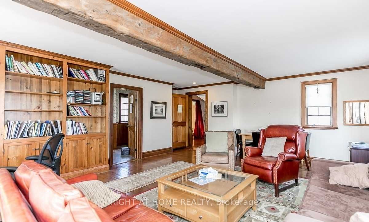 18642 Leslie St Property Photo 5
