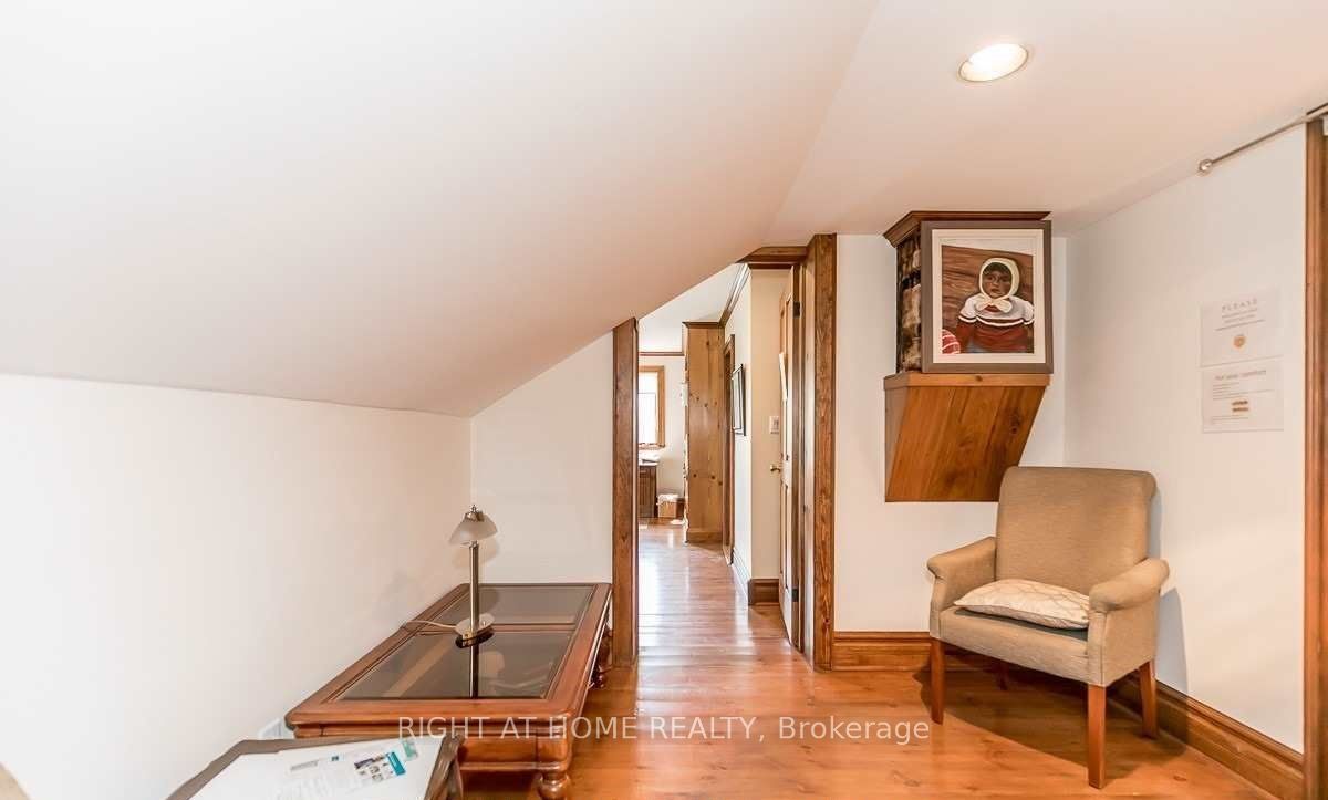18642 Leslie St Property Photo 6