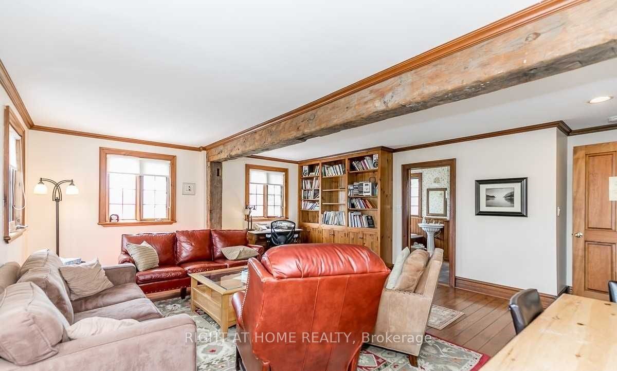 18642 Leslie St Property Photo 8
