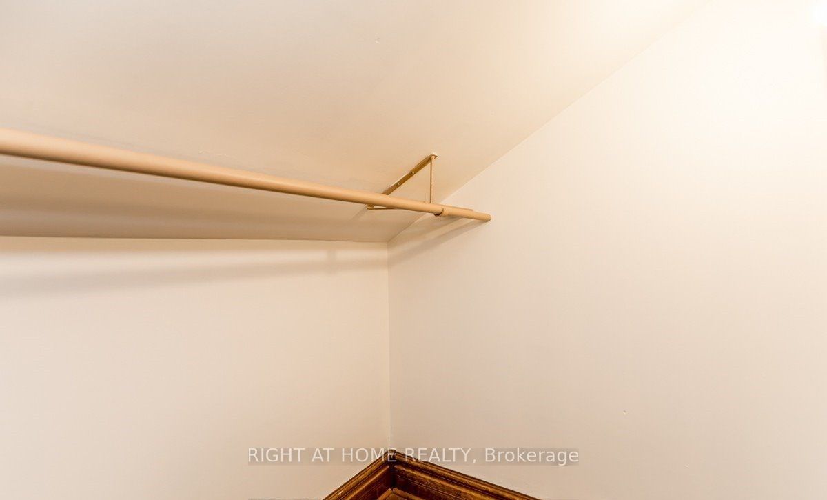 18642 Leslie St Property Photo 11