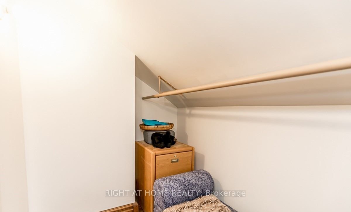 18642 Leslie St Property Photo 12