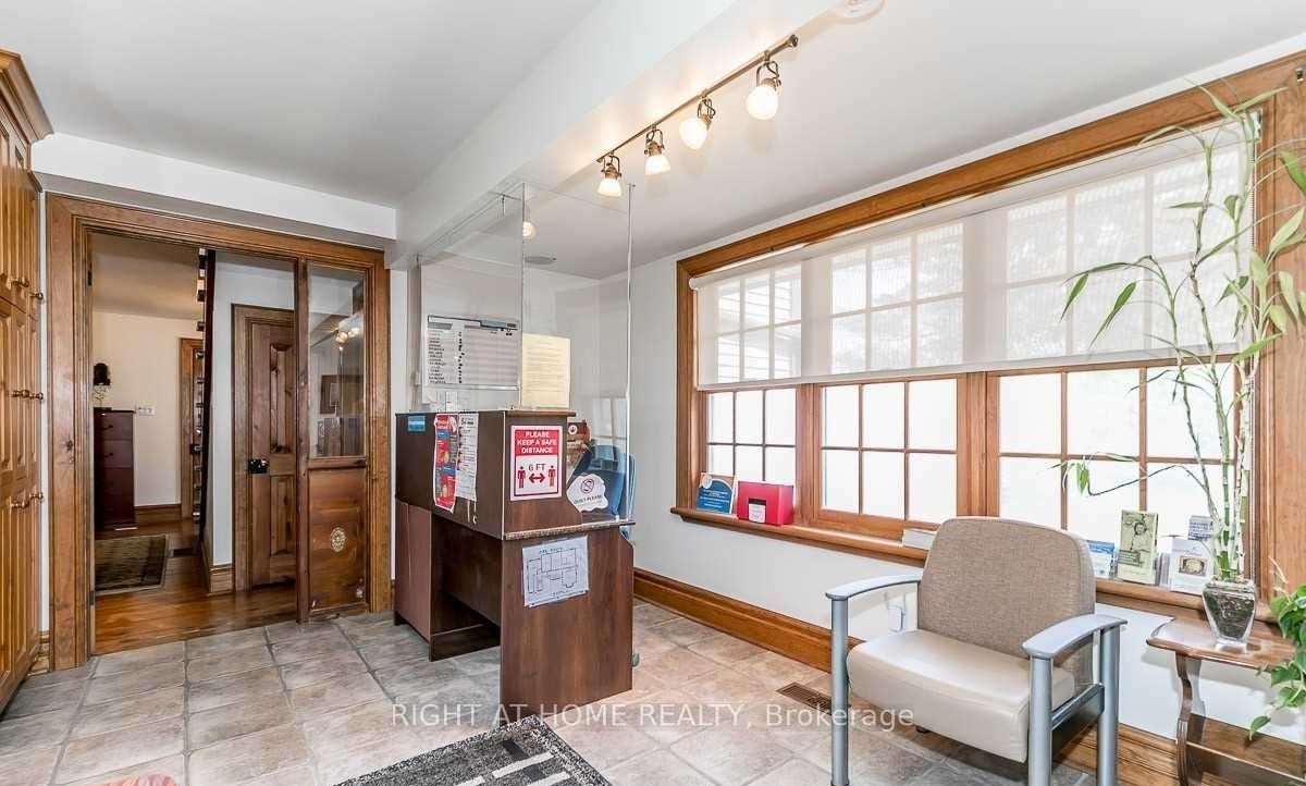 18642 Leslie St Property Photo 6