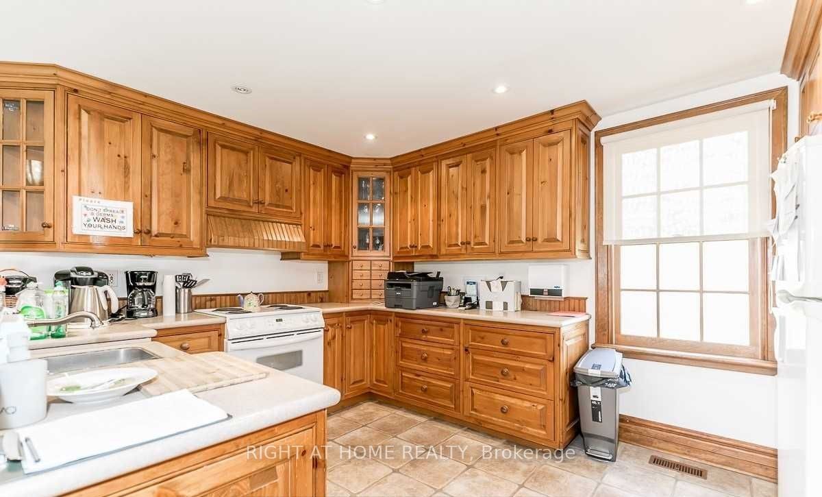 18642 Leslie St Property Photo 9