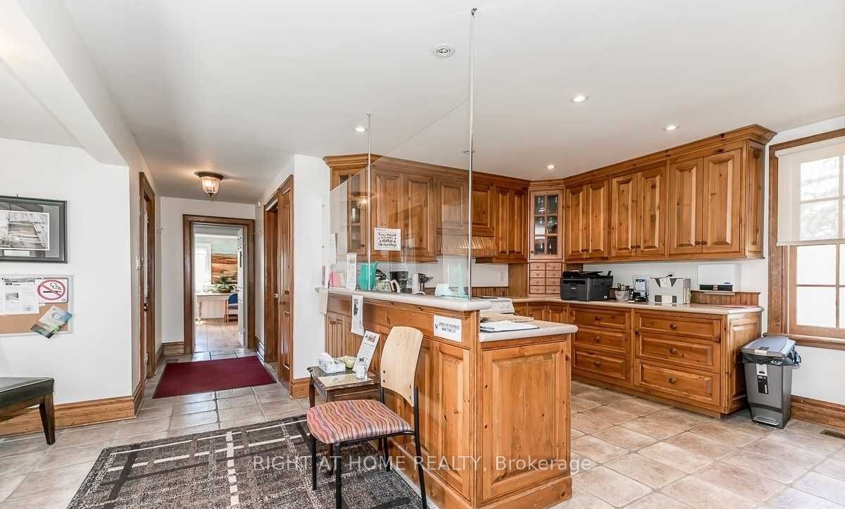 18642 Leslie St Property Photo 10