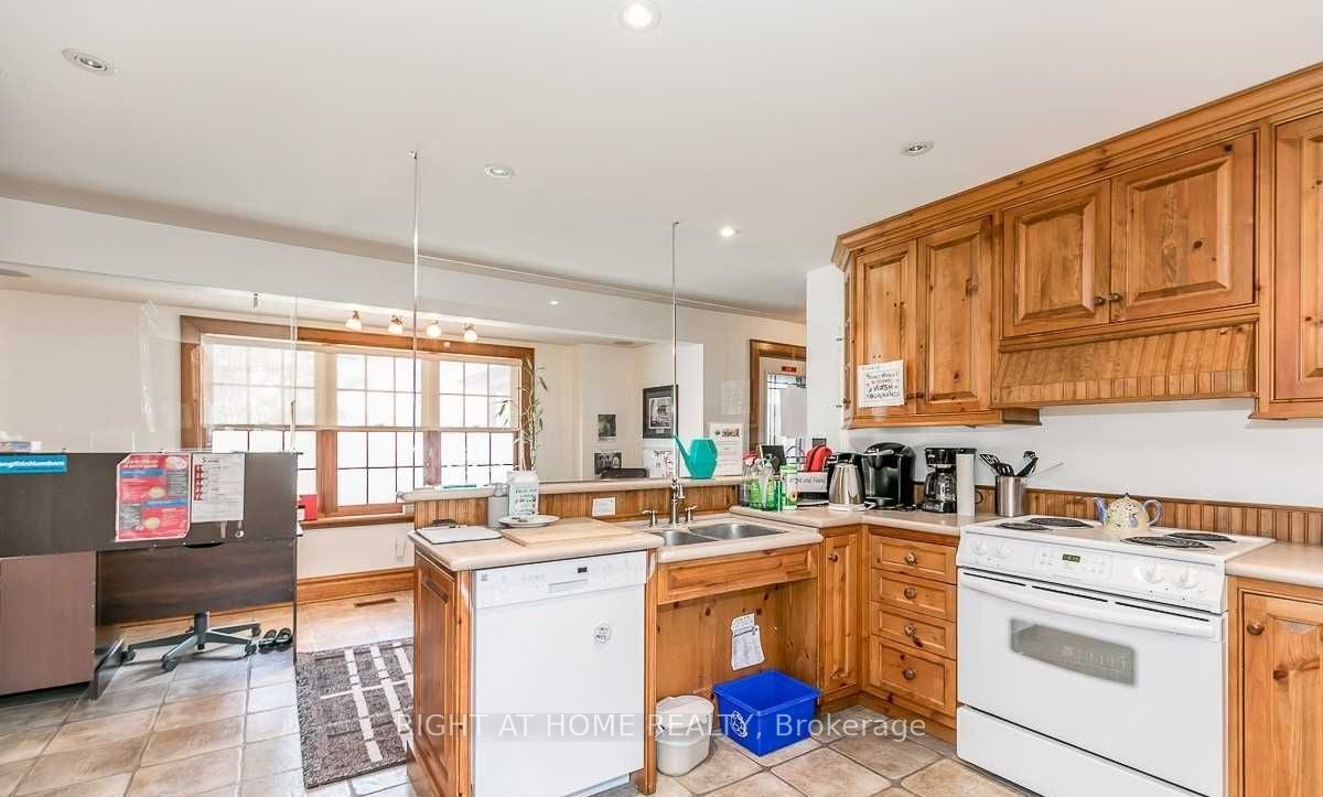 18642 Leslie St Property Photo 11