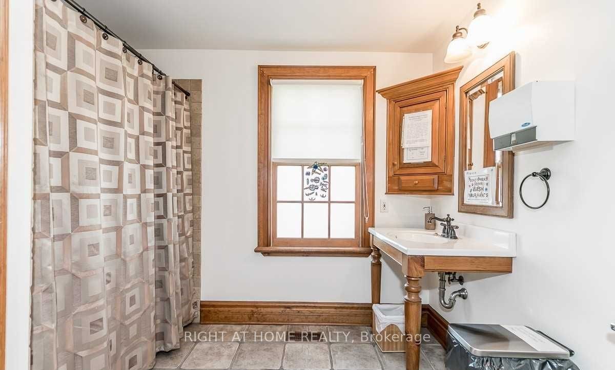 18642 Leslie St Property Photo 14