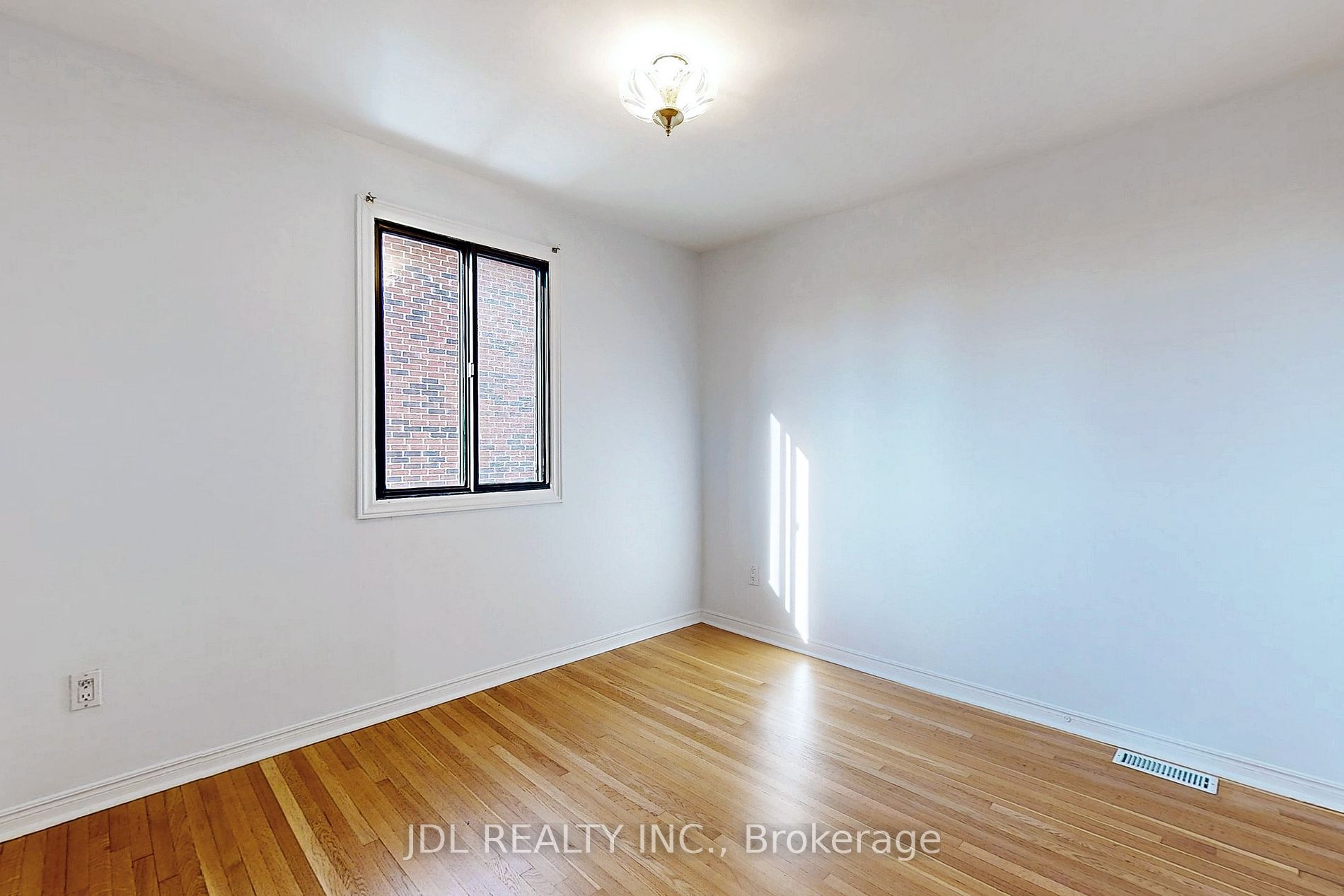 78 Weldrick Rd W Property Photo 27