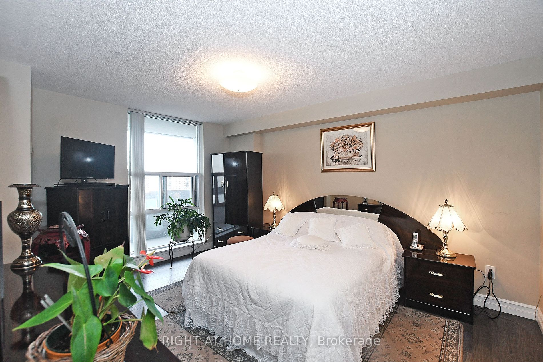 60 Inverlochy Blvd 17 Property Photo 24