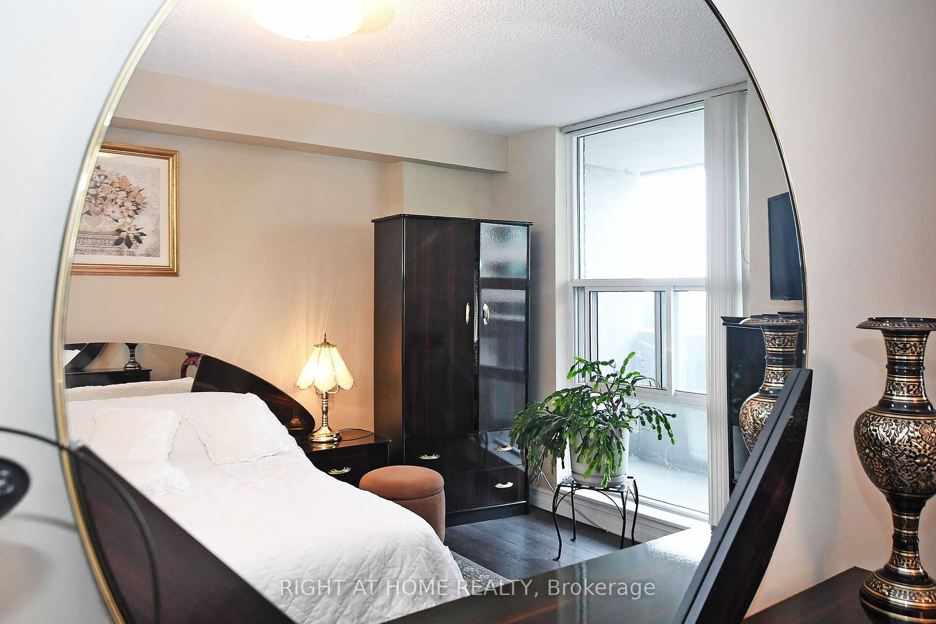 60 Inverlochy Blvd 17 Property Photo 26