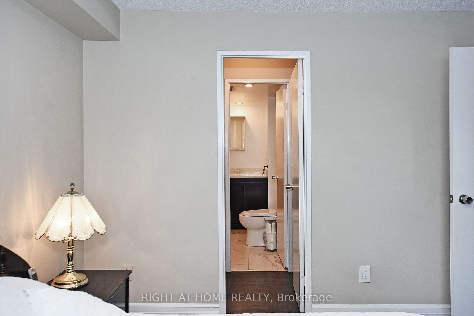 60 Inverlochy Blvd 17 Property Photo 29