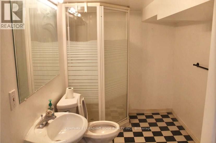 107 Lakeland Cres Property Photo 6