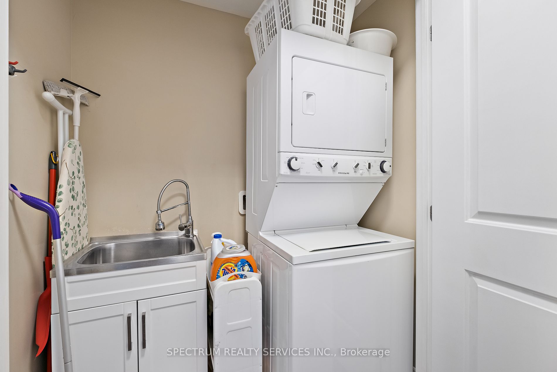 80 Burns Blvd 21 Property Photo 21