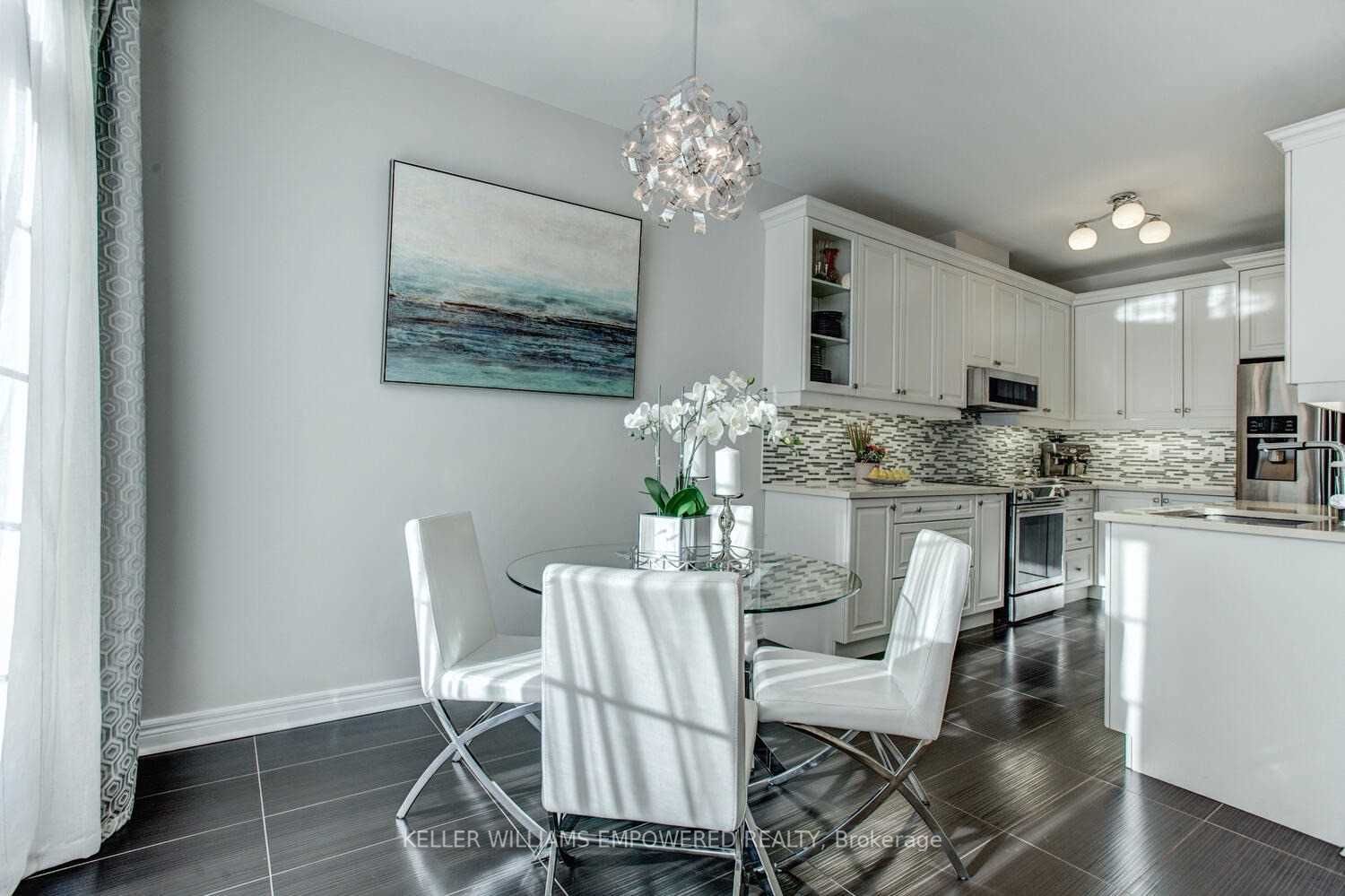 85 Chayna Cres Property Photo 13