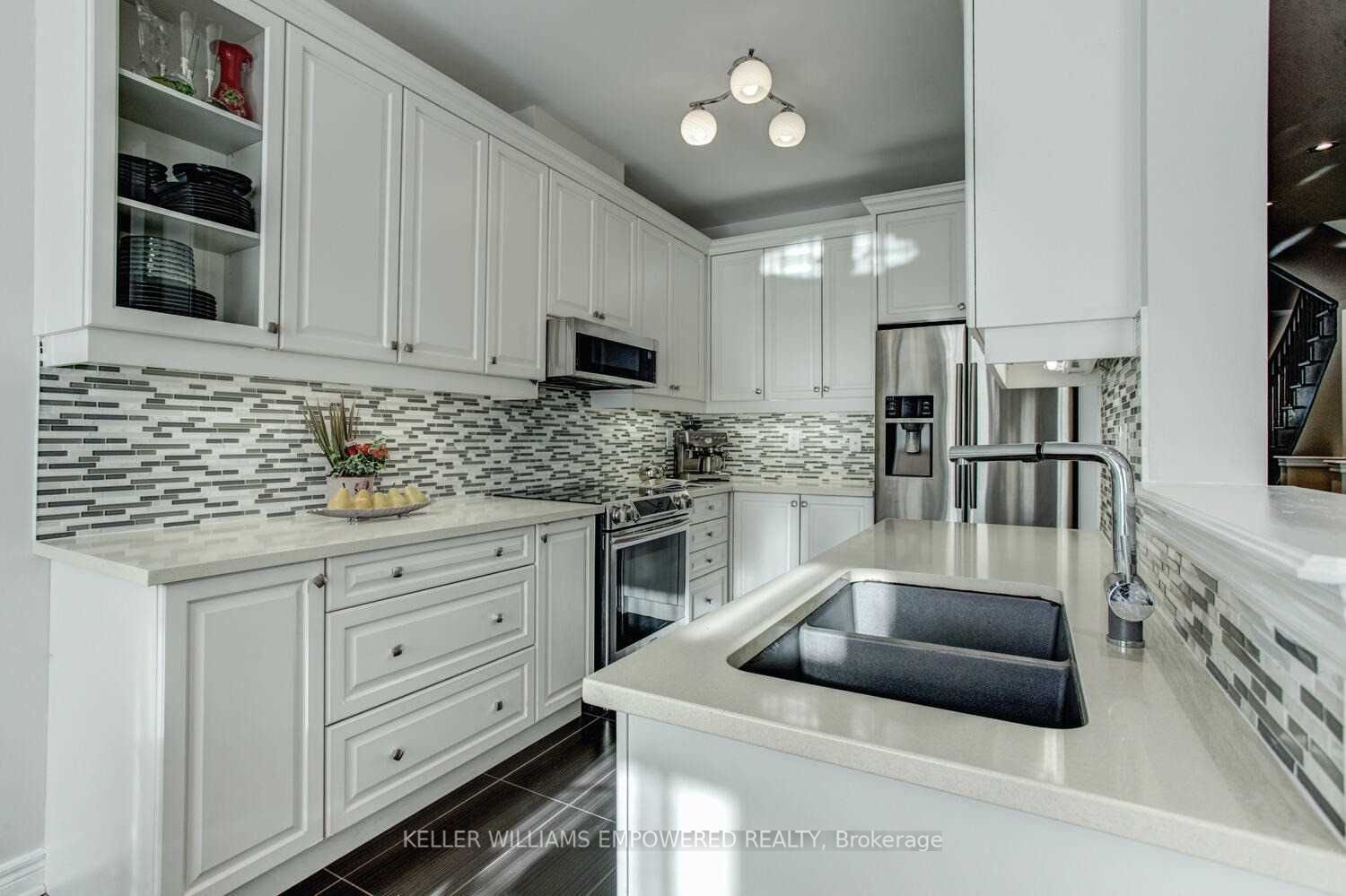 85 Chayna Cres Property Photo 15