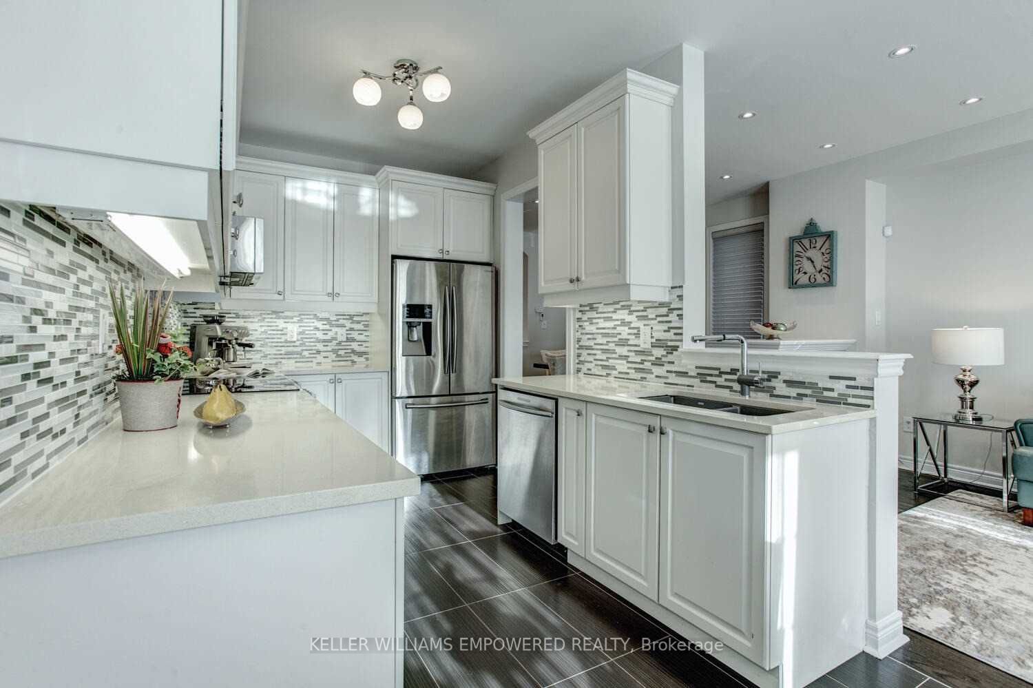 85 Chayna Cres Property Photo 16