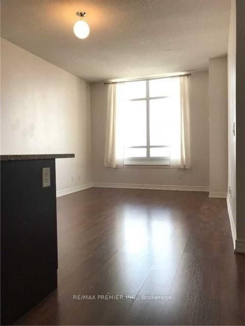 9245 Jane St 02 Property Photo 5