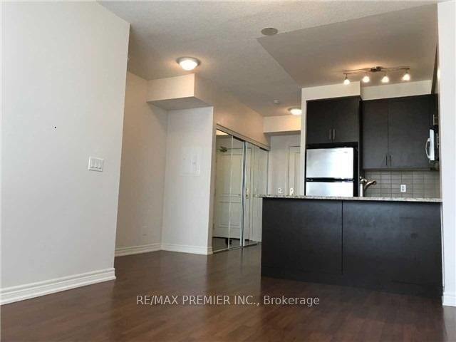 9245 Jane St 02 Property Photo 7