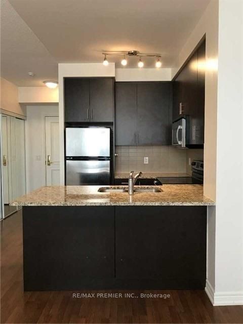 9245 Jane St 02 Property Photo 8