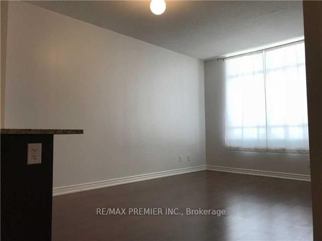 9245 Jane St 02 Property Photo 11