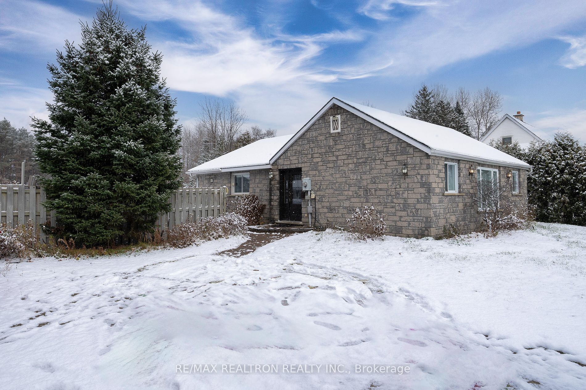 56 Brentwood Rd Property Photo 1