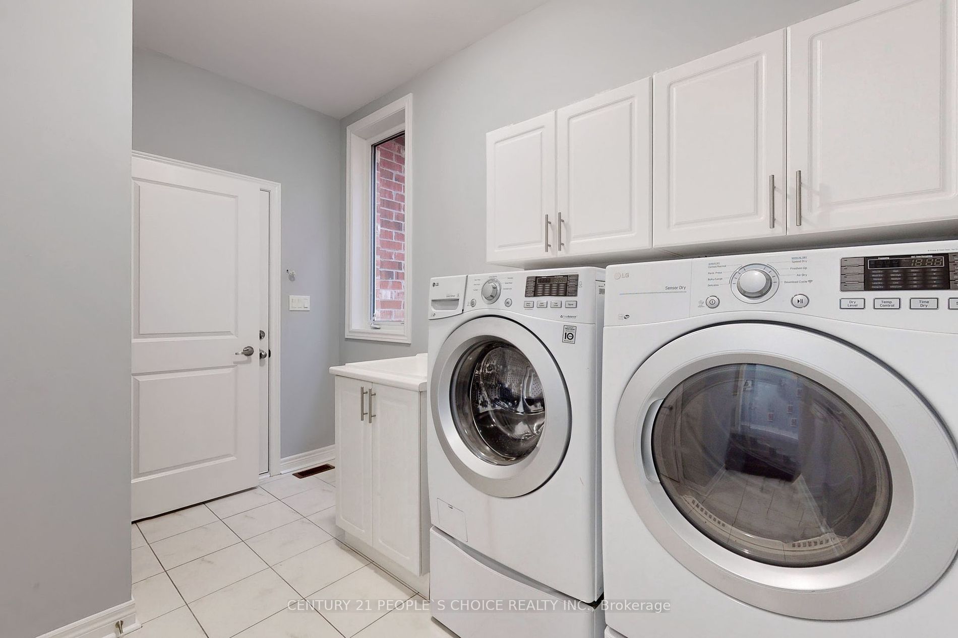 227 Inverness Way Property Photo 19