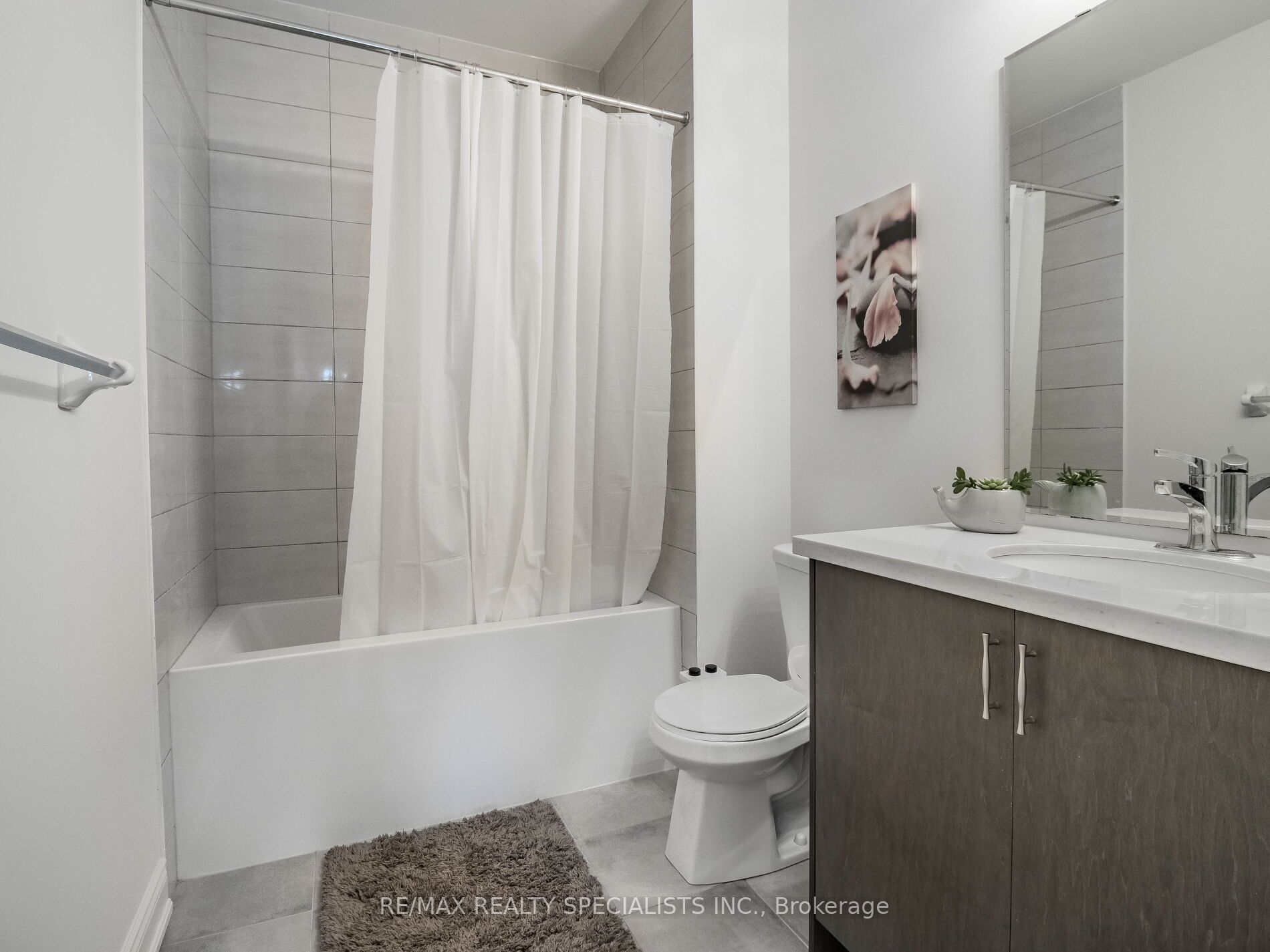 17 Betty May Cres Property Photo 37