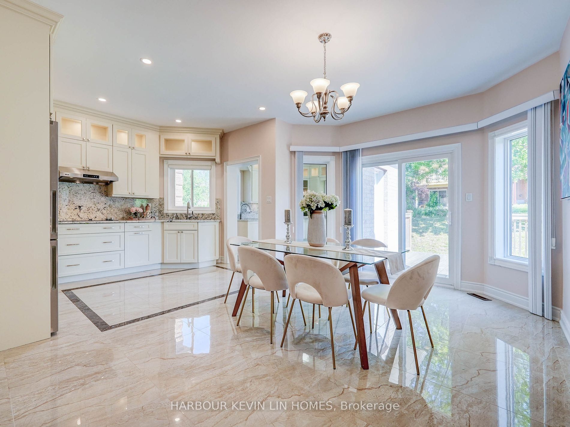 45 Henricks Cres Property Photo 13