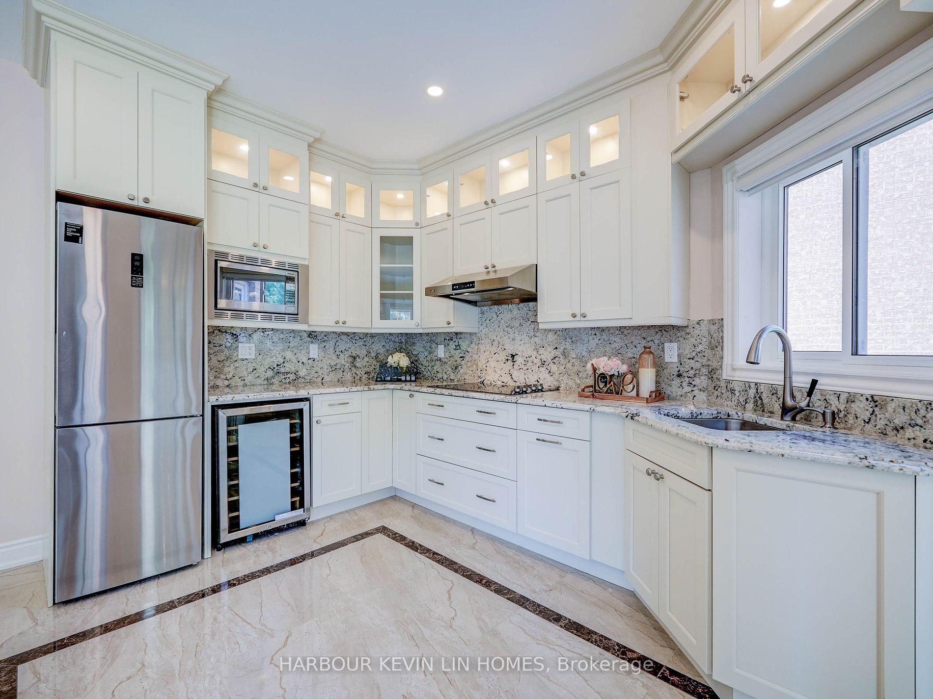 45 Henricks Cres Property Photo 16