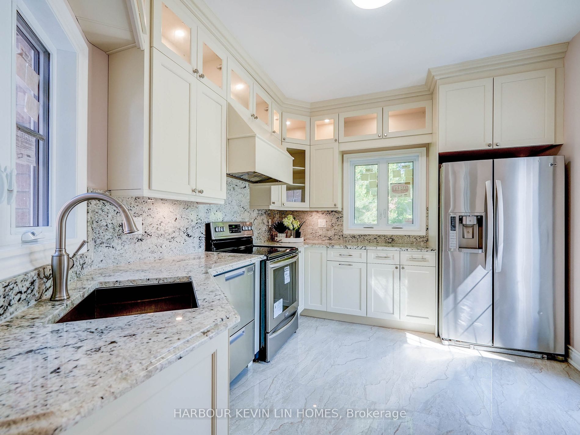 45 Henricks Cres Property Photo 18