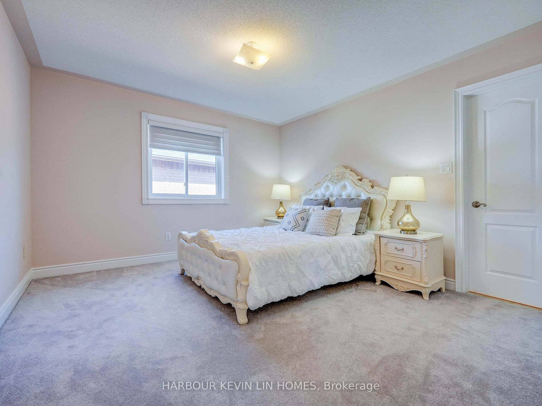 45 Henricks Cres Property Photo 27