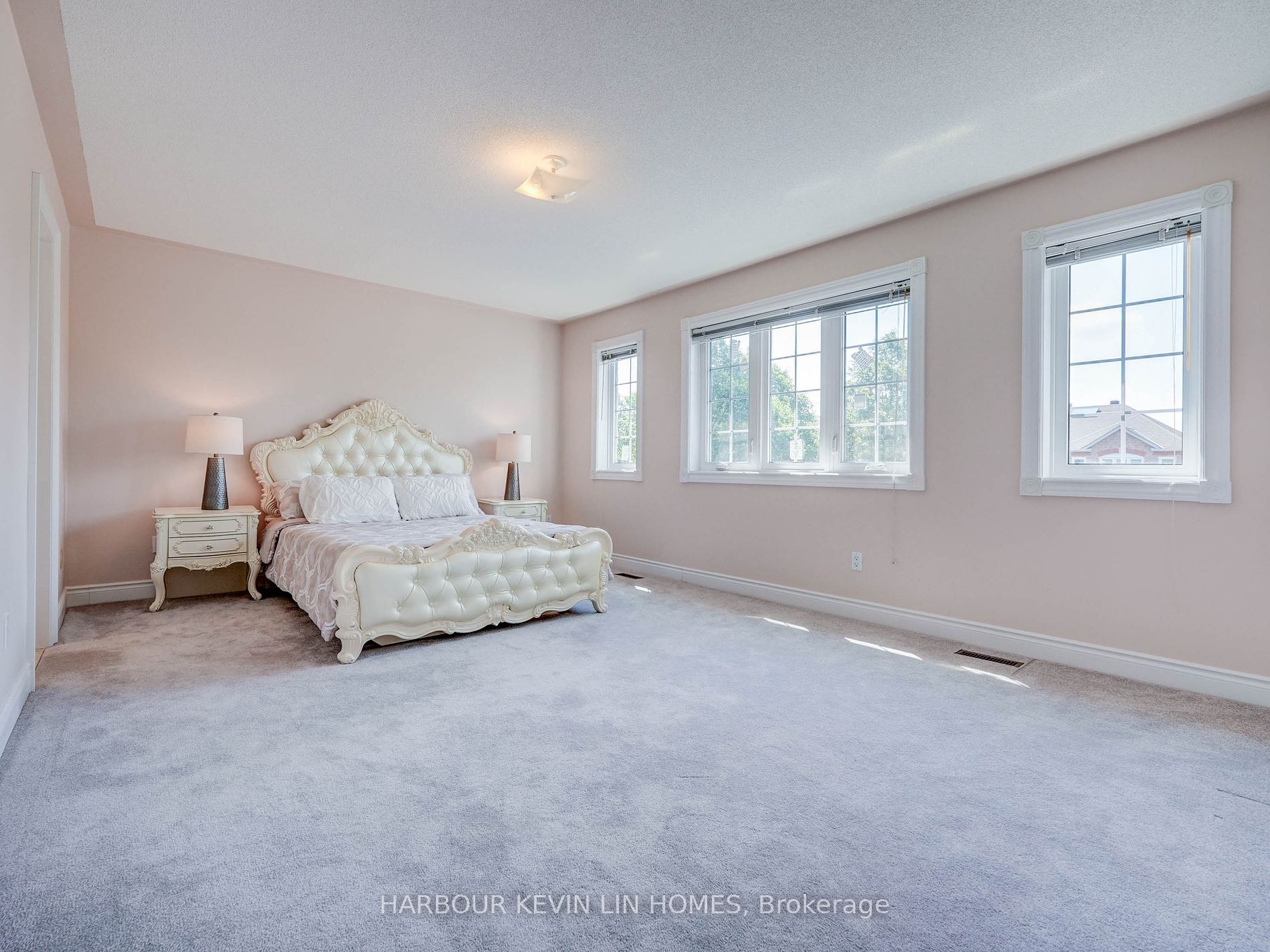 45 Henricks Cres Property Photo 28