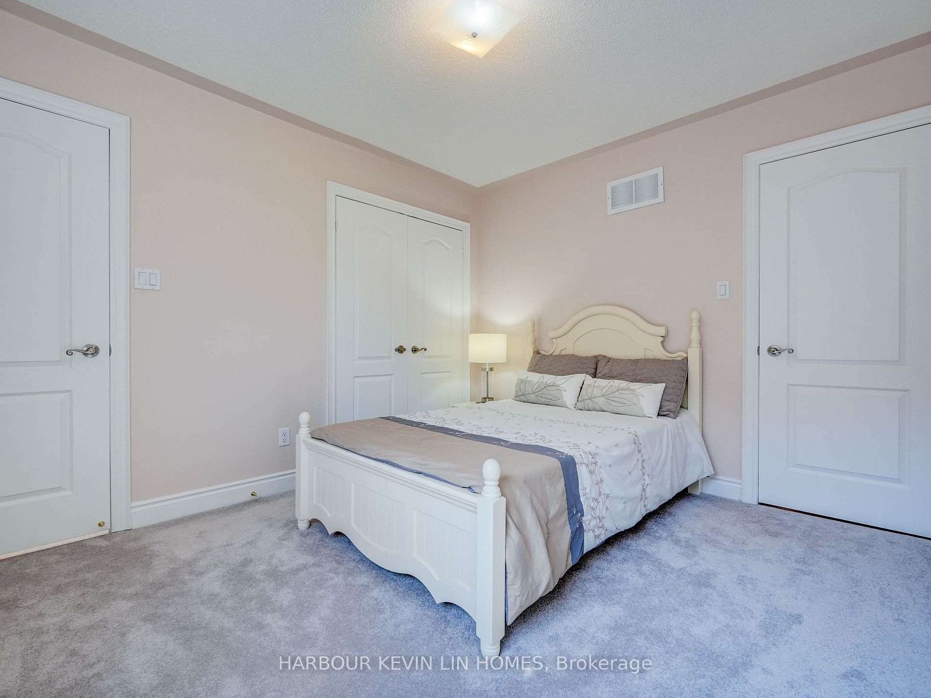 45 Henricks Cres Property Photo 30