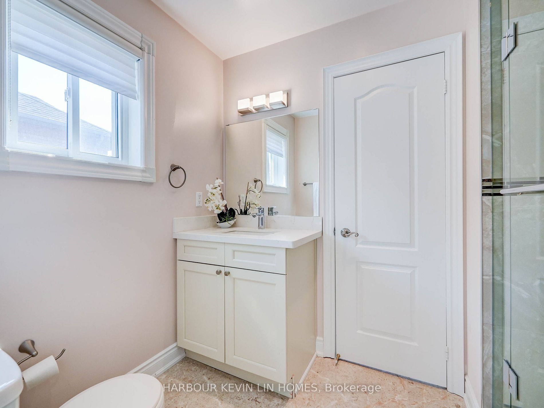 45 Henricks Cres Property Photo 31