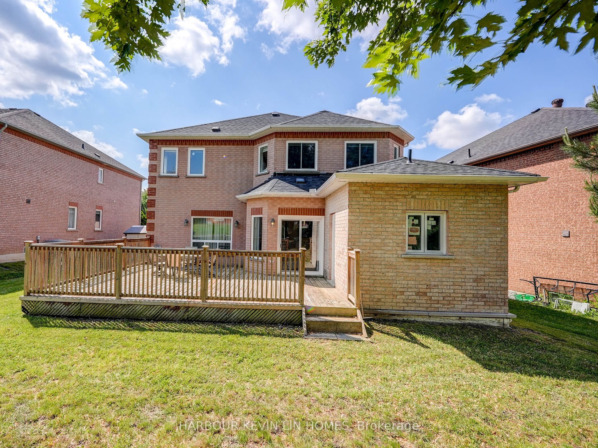 45 Henricks Cres Property Photo 37