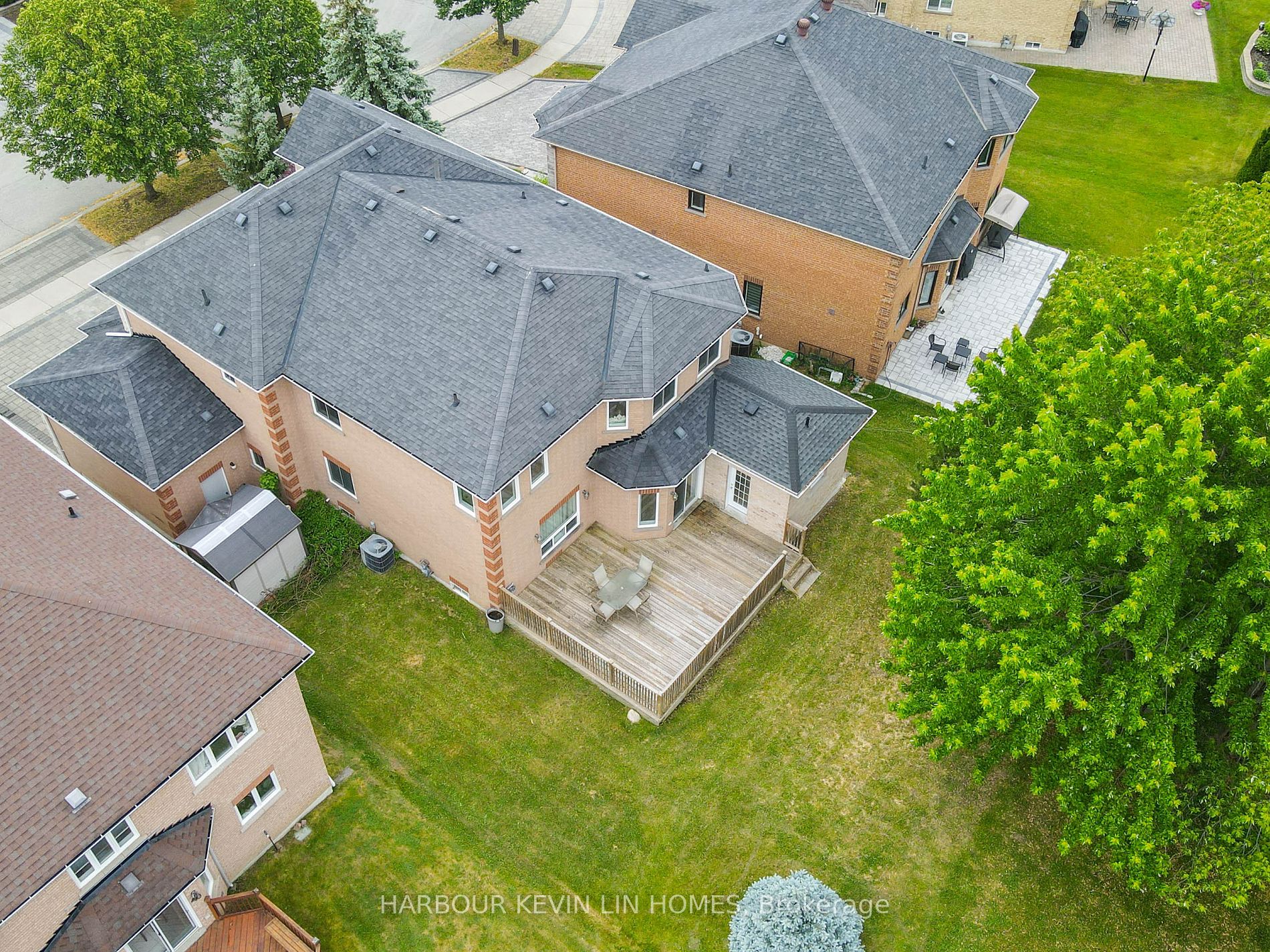 45 Henricks Cres Property Photo 38