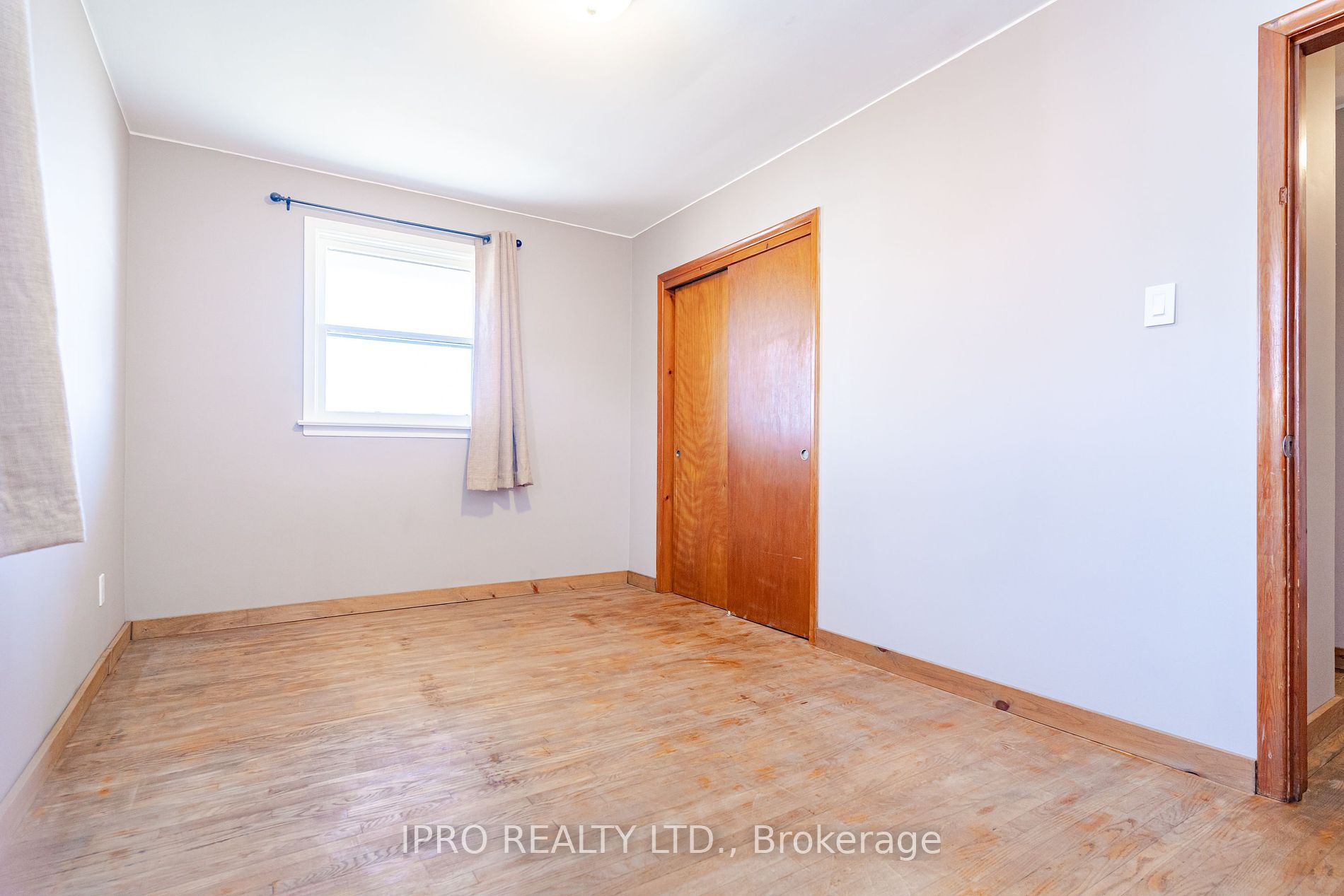 18200 Leslie St Property Photo 20