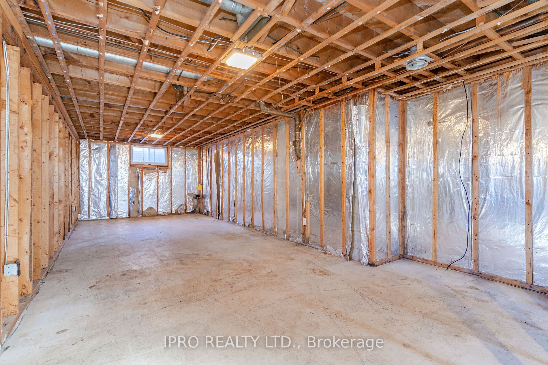 18200 Leslie St Property Photo 26